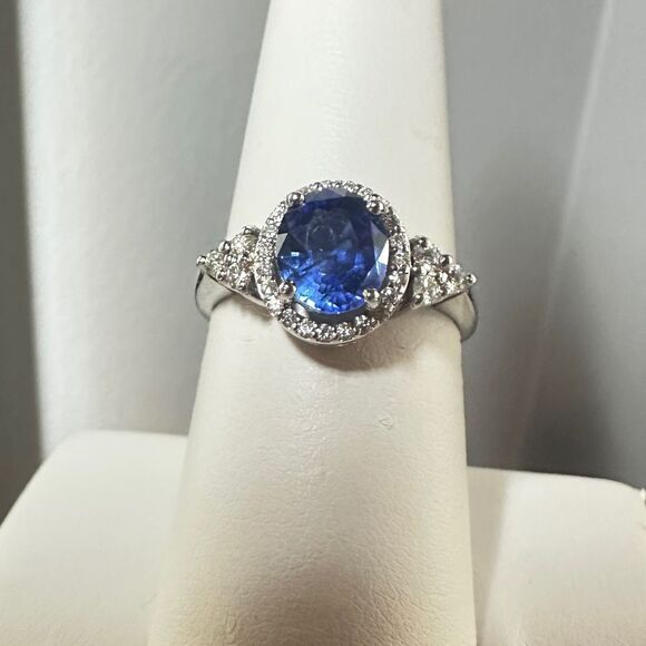 STUNNING 2.23ct sapphire with .28ctw diamonds, set in 18k white gold ring!! - Picture 17 of 17